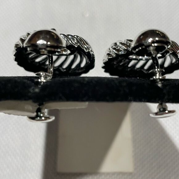 Vintage screw back earrings - Picture 3 of 4